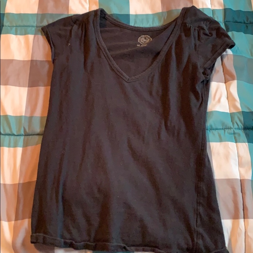 Black vneck T-shirt